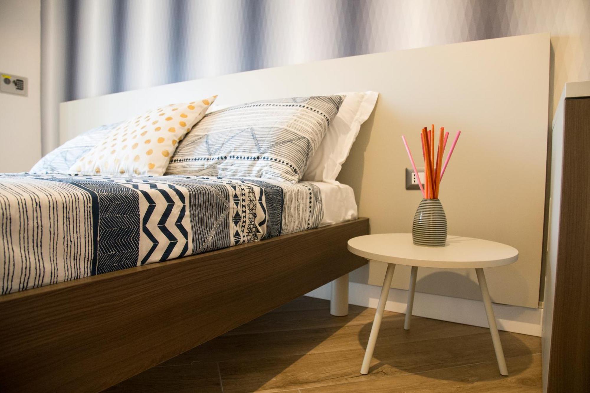 Rooms Garibaldi Napoli Eksteriør billede