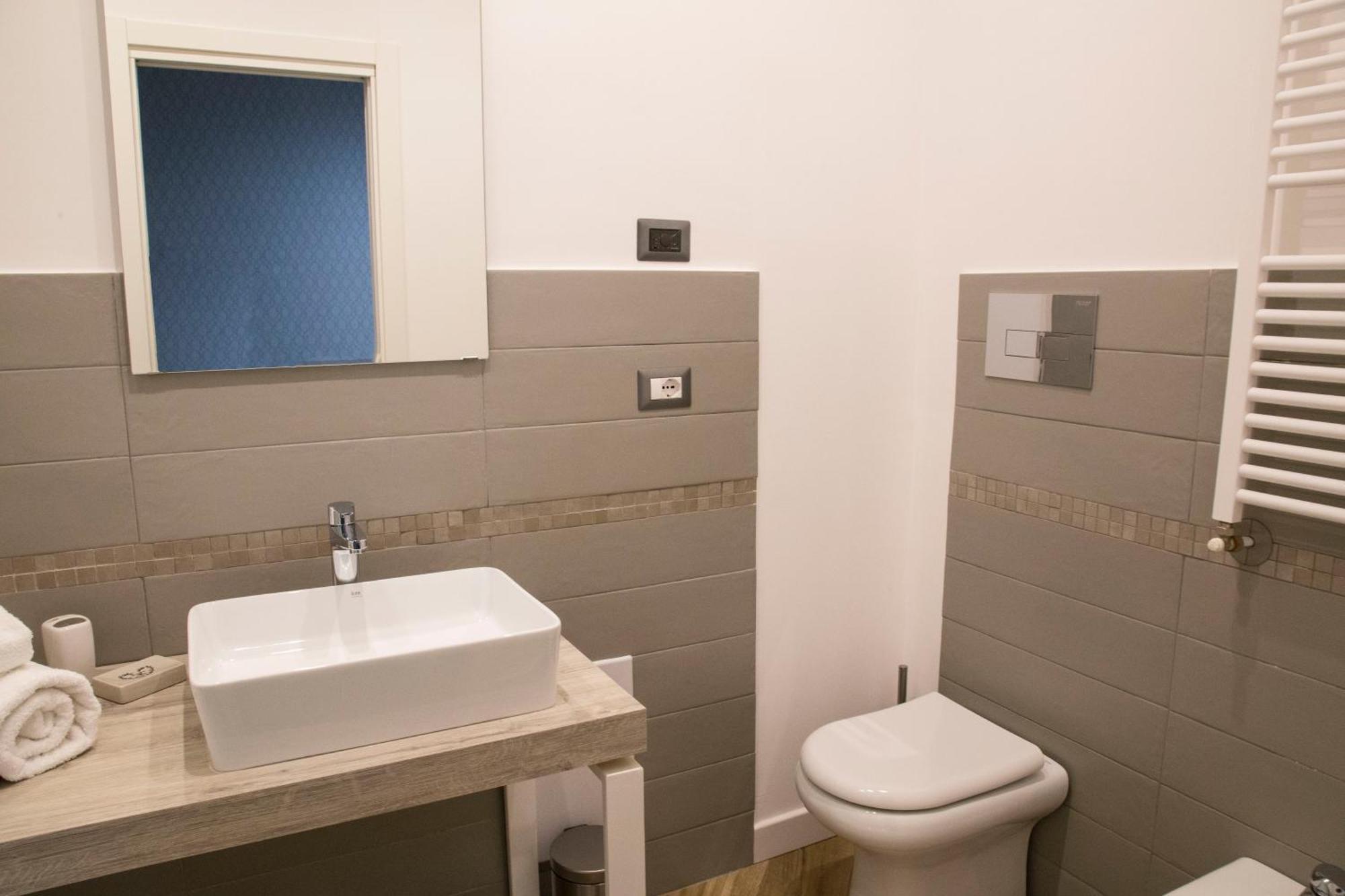 Rooms Garibaldi Napoli Eksteriør billede