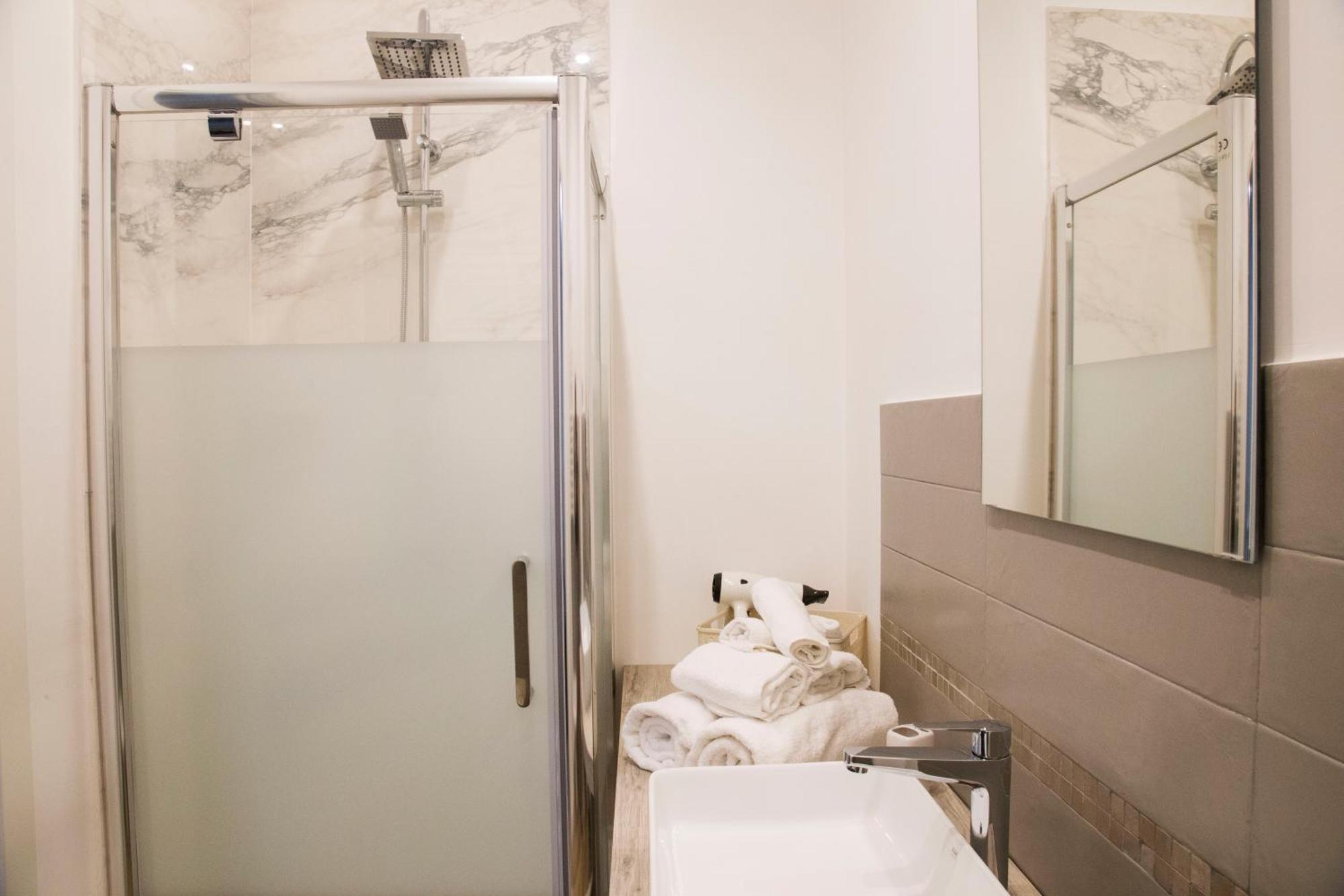 Rooms Garibaldi Napoli Eksteriør billede