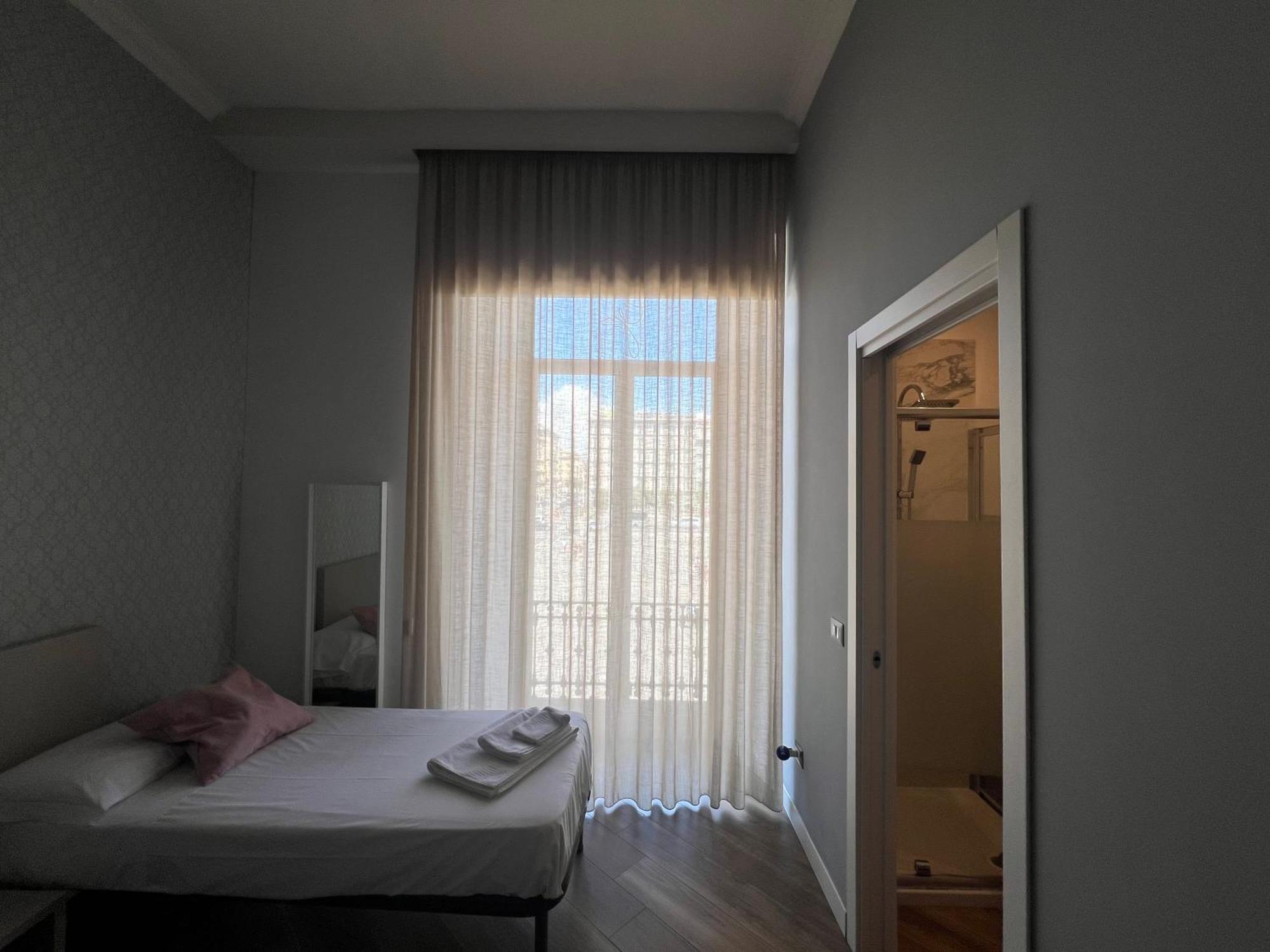 Rooms Garibaldi Napoli Eksteriør billede